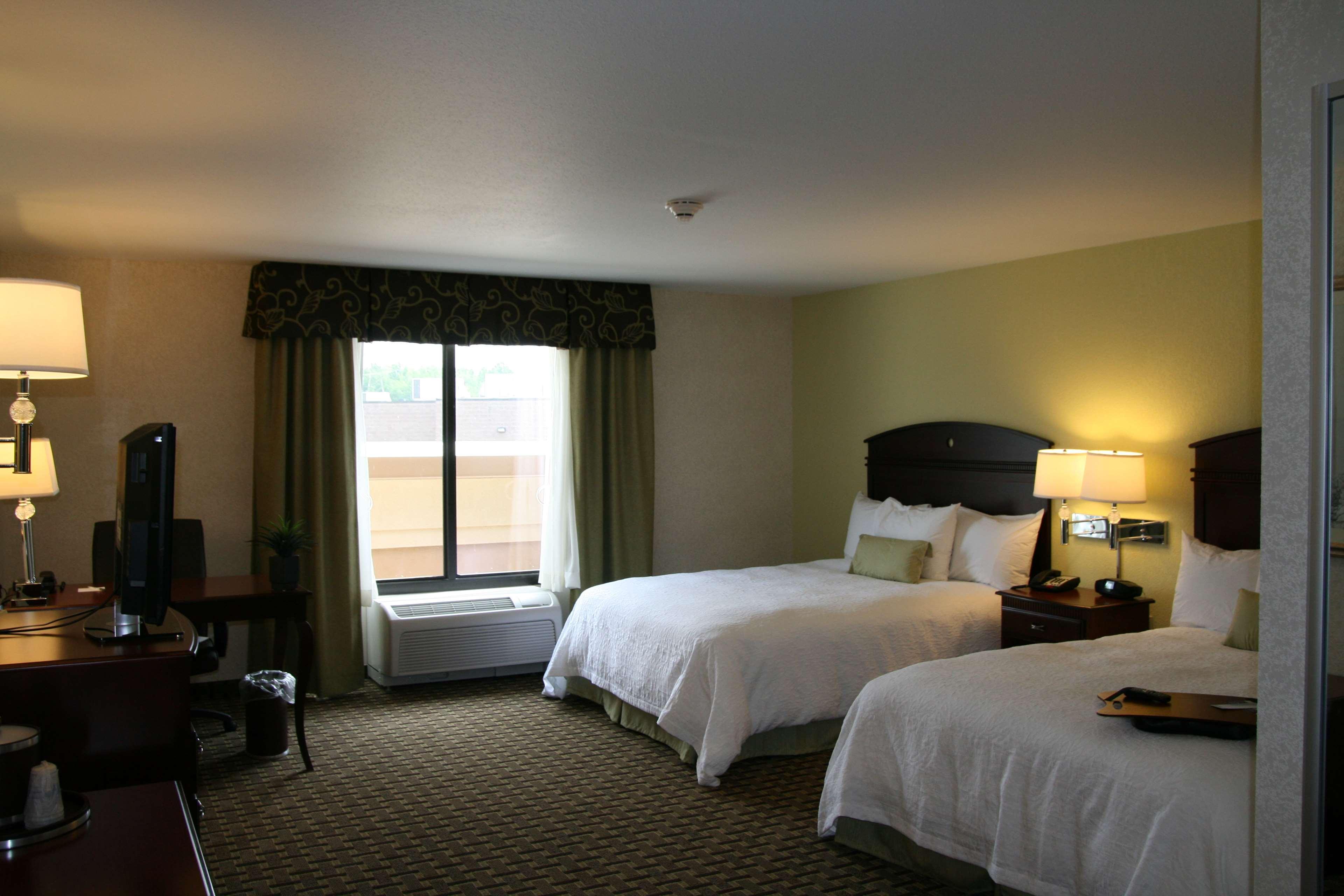 Hampton Inn & Suites Cleveland-Ментор Номер фото