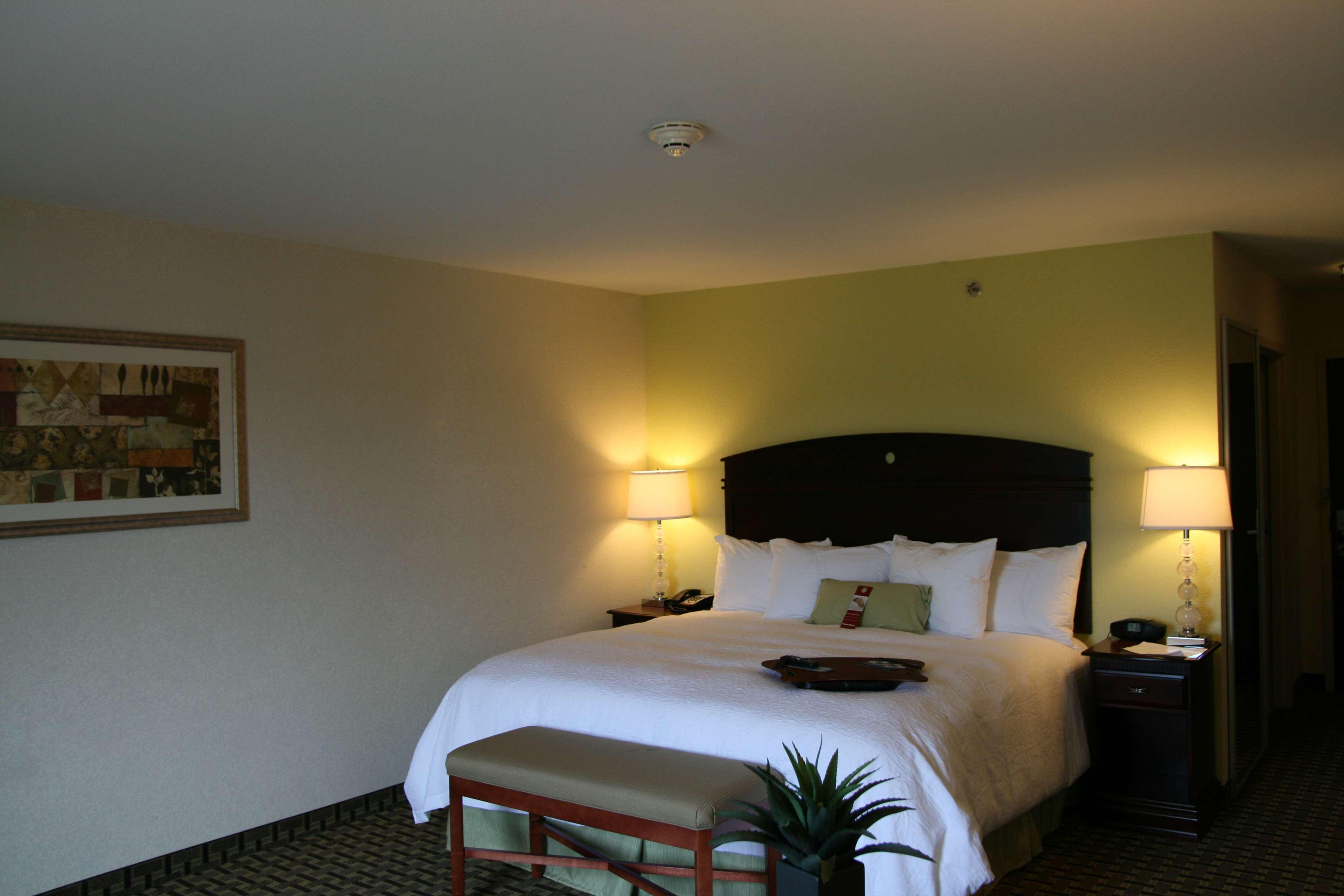 Hampton Inn & Suites Cleveland-Ментор Номер фото