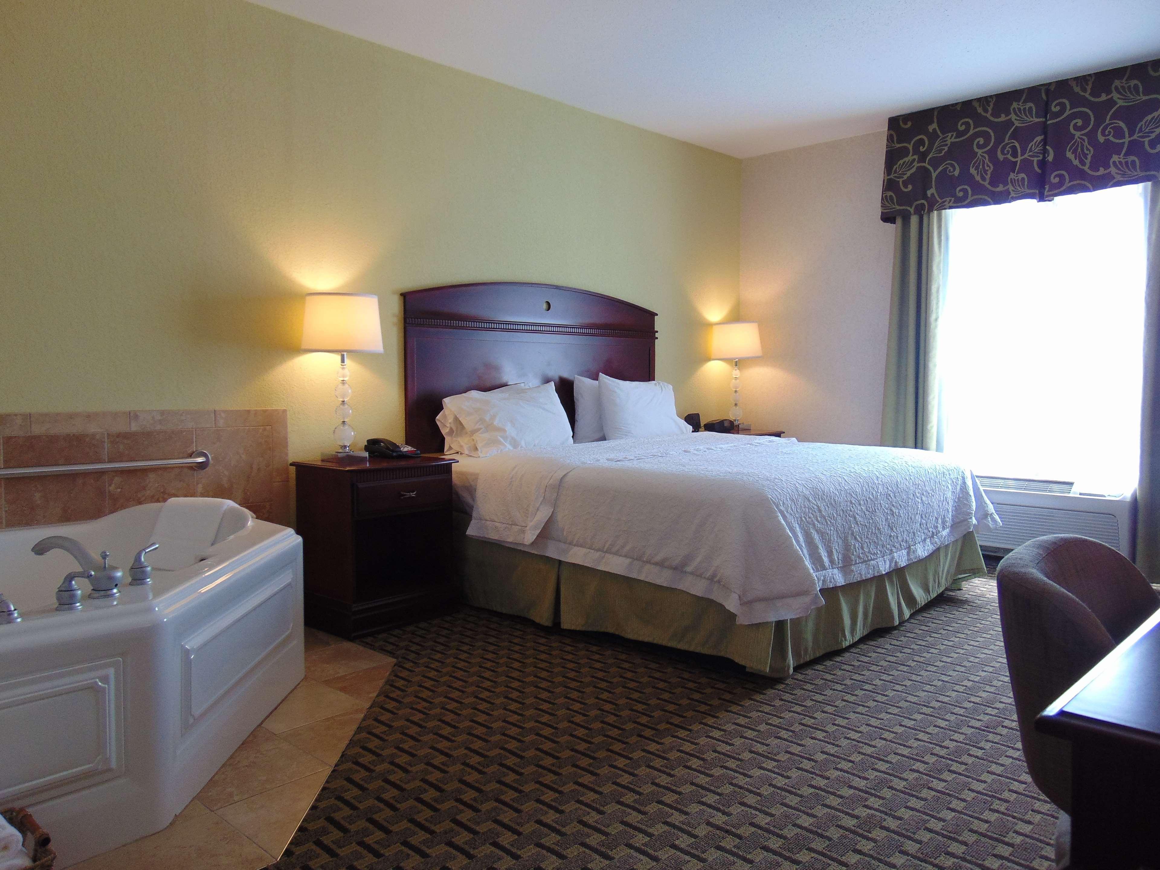 Hampton Inn & Suites Cleveland-Ментор Экстерьер фото
