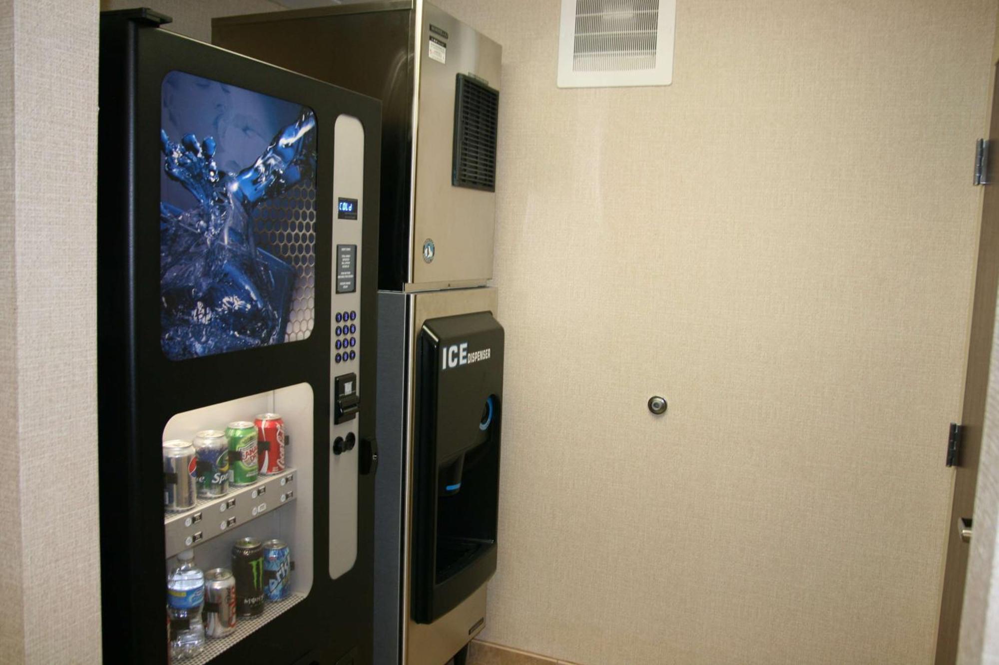Hampton Inn & Suites Cleveland-Ментор Экстерьер фото