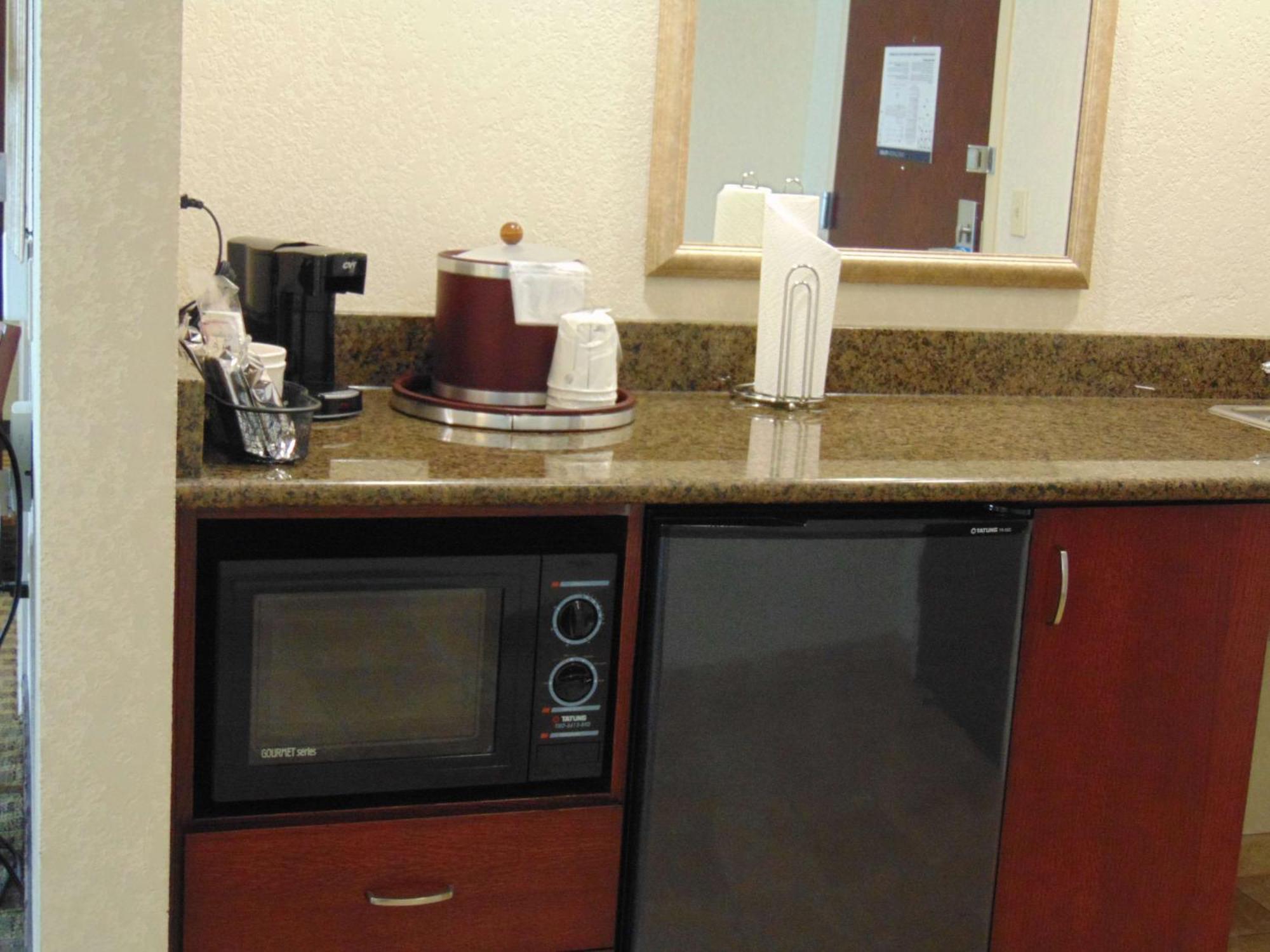Hampton Inn & Suites Cleveland-Ментор Экстерьер фото