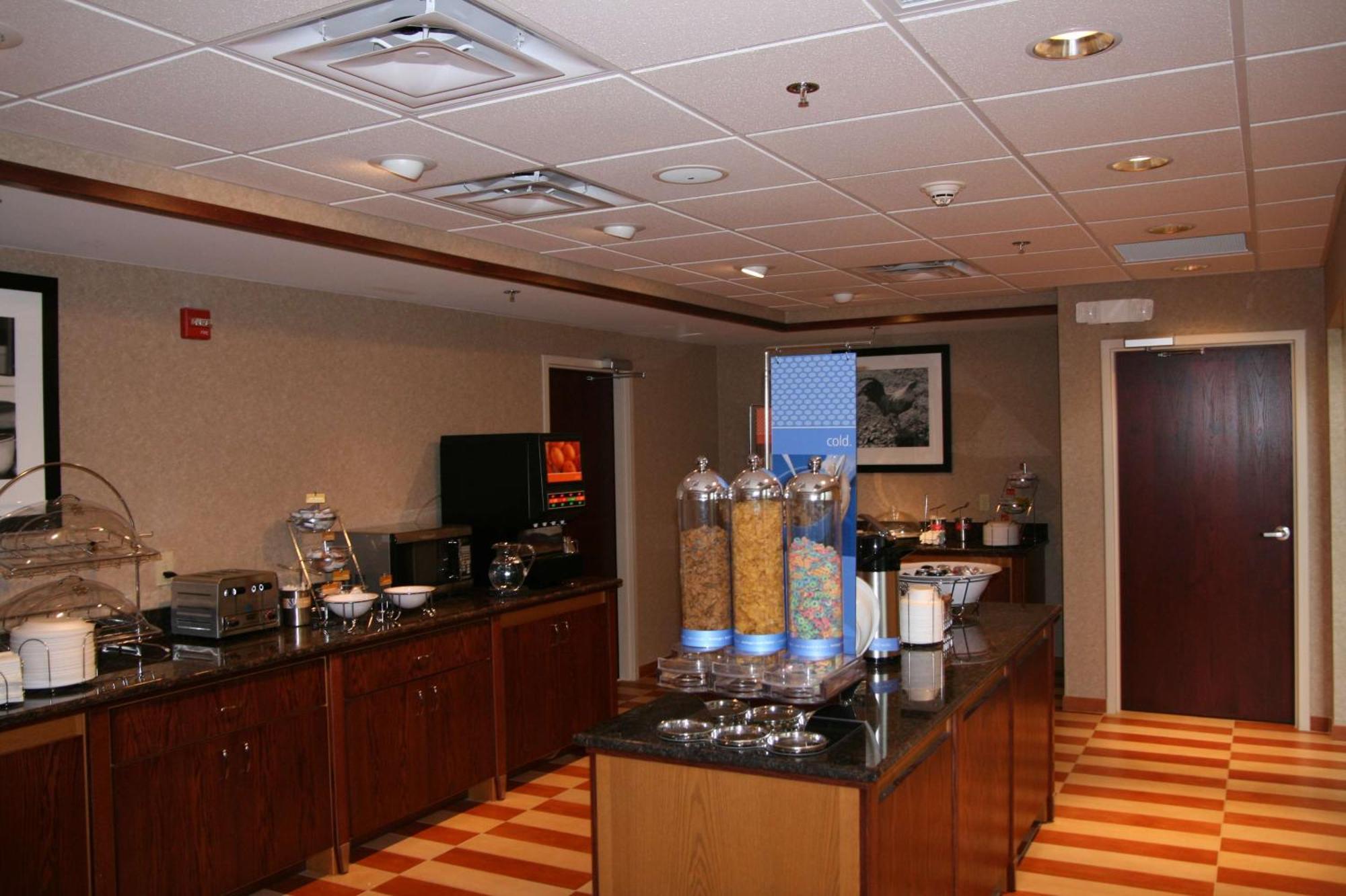 Hampton Inn & Suites Cleveland-Ментор Экстерьер фото